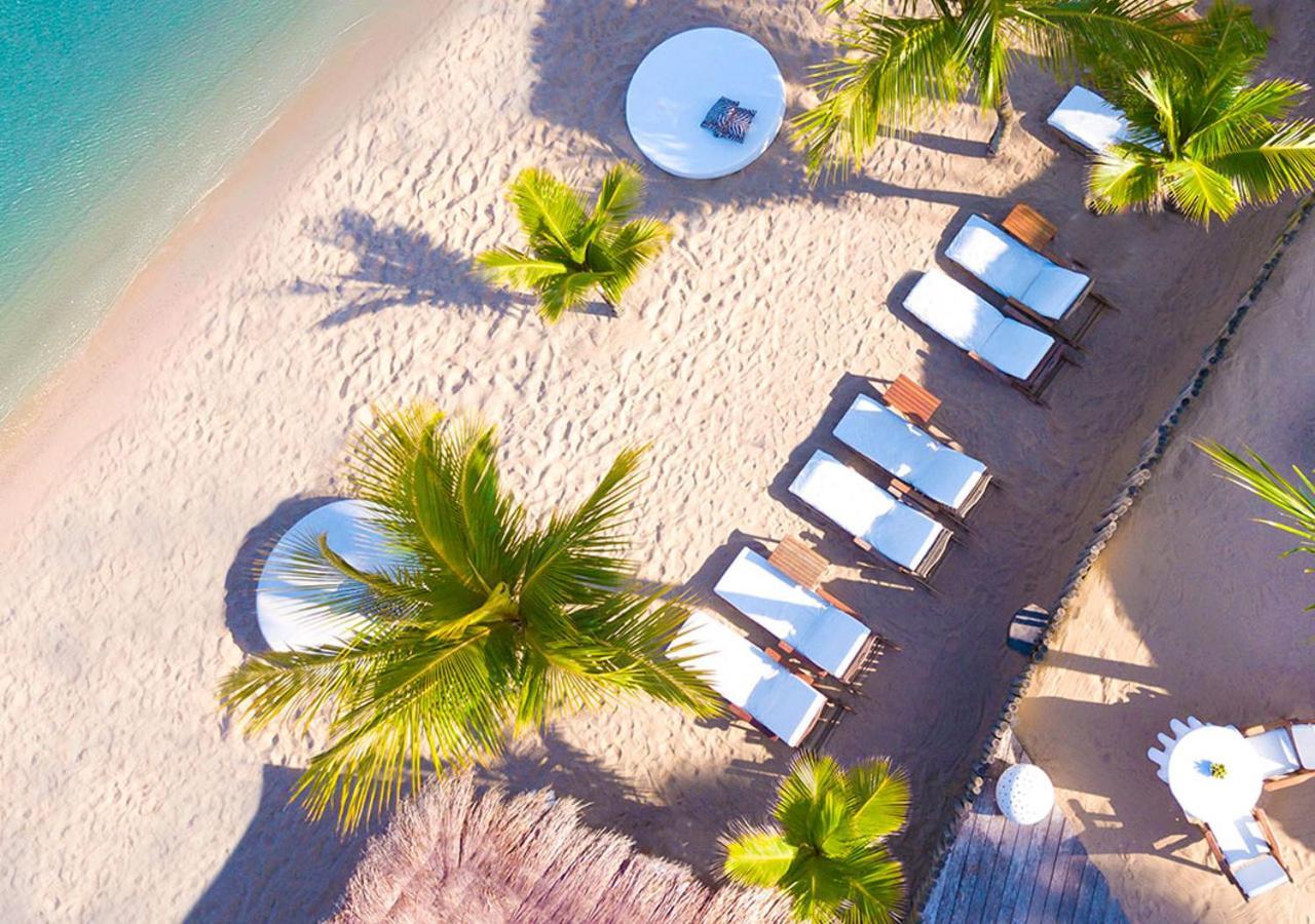 Dpny Beach Hotel & Spa Ilhabela Bagian luar foto Aerial view of the beach at the resort