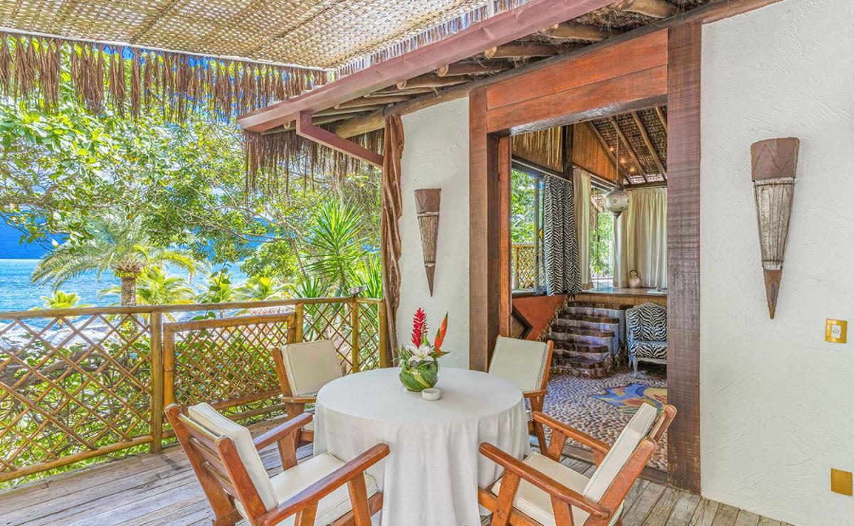 Dpny Beach Hotel & Spa Ilhabela Bagian luar foto A villa at the resort