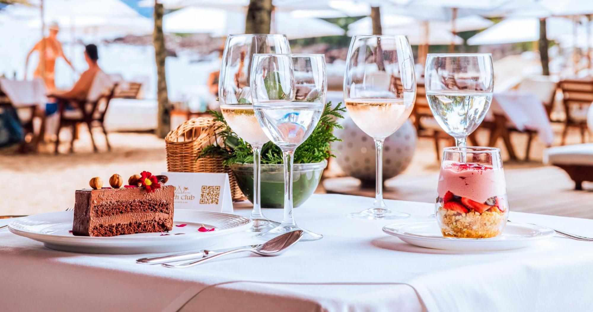 Dpny Beach Hotel & Spa Ilhabela Bagian luar foto A typical wine and dessert pairing