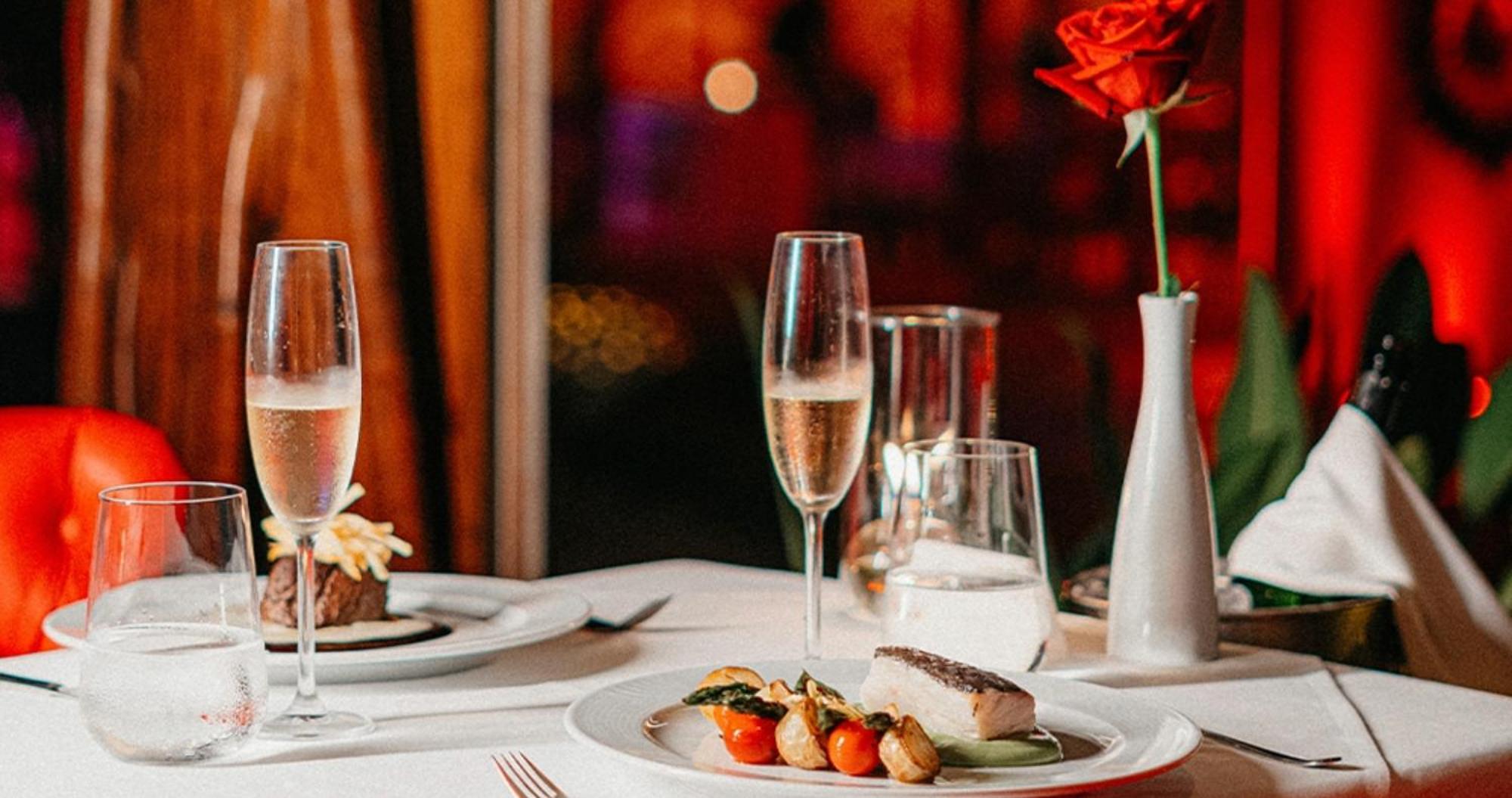 Dpny Beach Hotel & Spa Ilhabela Bagian luar foto A table set for dinner