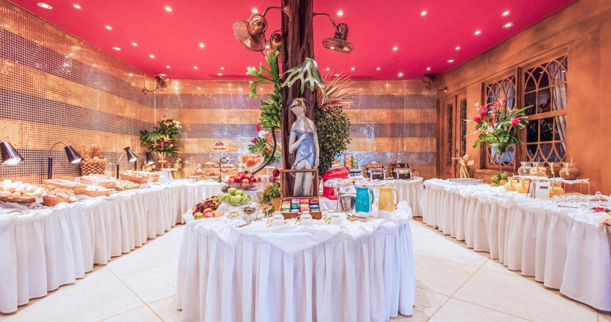 Dpny Beach Hotel & Spa Ilhabela Bagian luar foto The interior of the restaurant